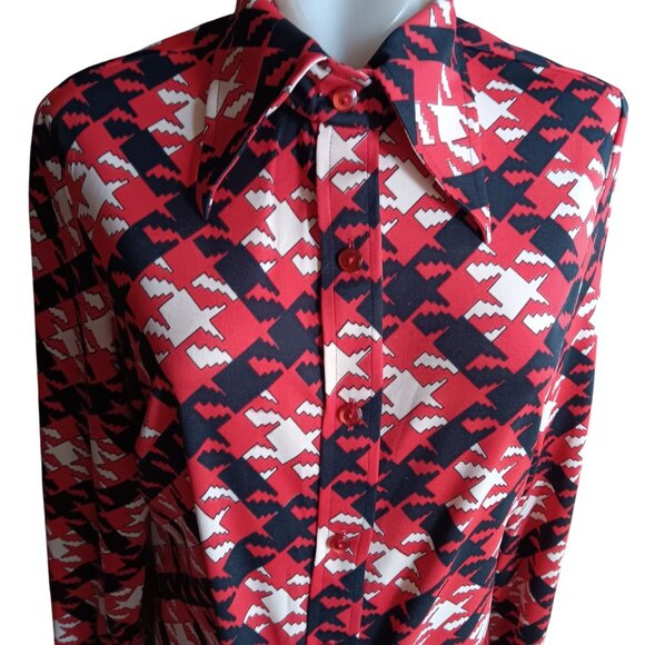 Large True Vintage 1970's Mod Collar Strtech Top Shirt Red/Black Geometric Print - Picture 1 of 8